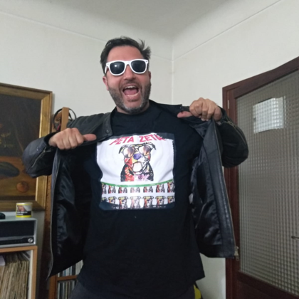 Abeja llegando a casa con ganas de más :)